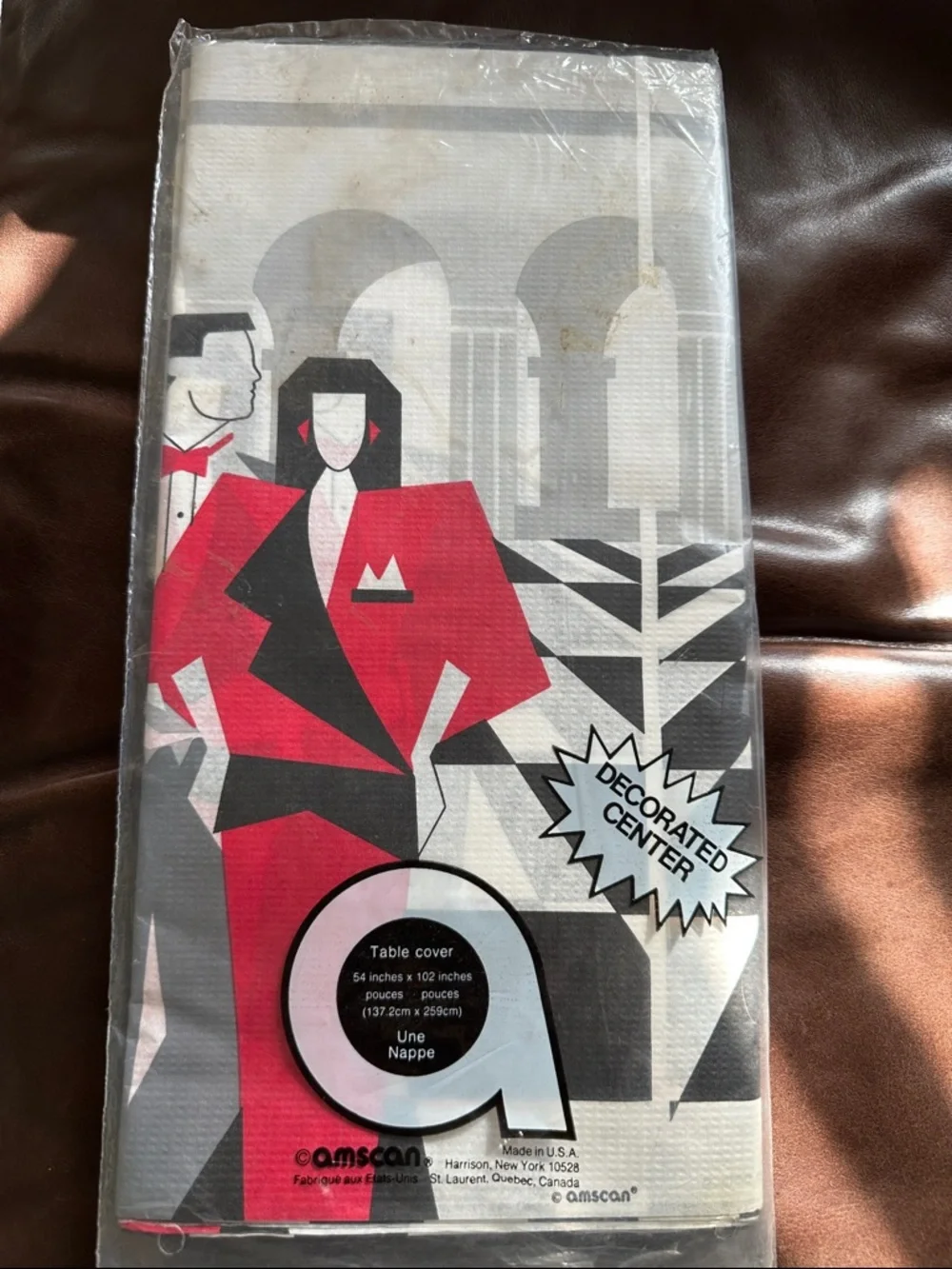 NWT Vintage Contemporary Paper Table Cover